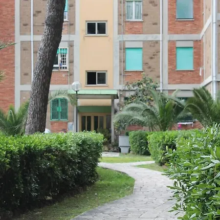 Locato Con Finalita Turistiche Apartment