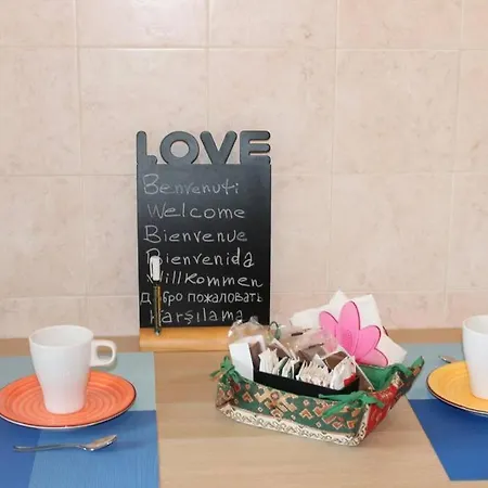 Locato Con Finalita Turistiche Apartment