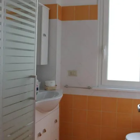 Locato Con Finalita Turistiche Apartment